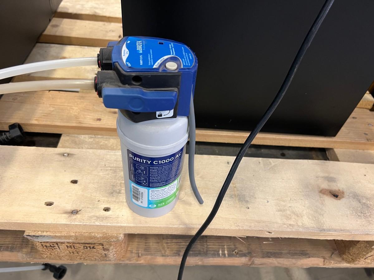2023 Franke A300 W4 automatisk kaffemaskin med vanndispenser og kombiskap