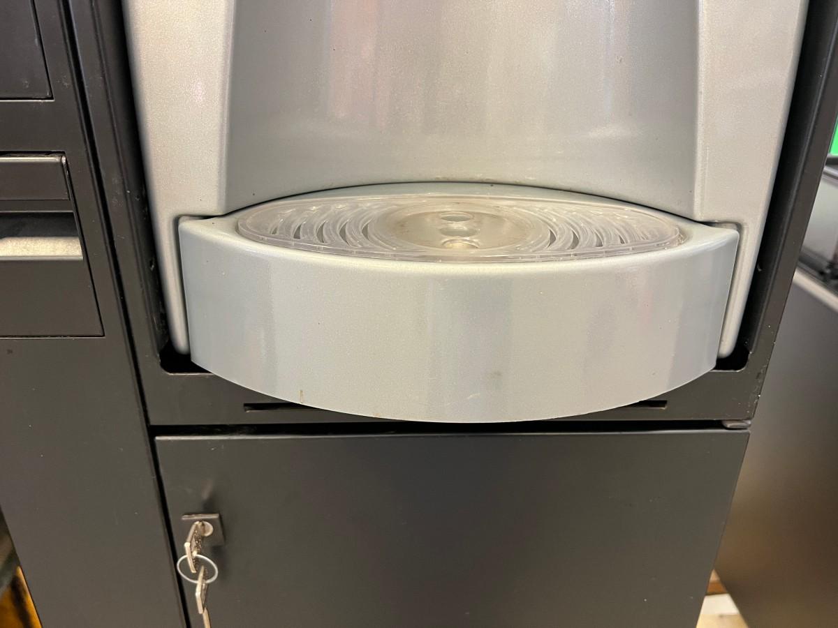 2023 Franke A300 W4 automatisk kaffemaskin med vanndispenser og kombiskap