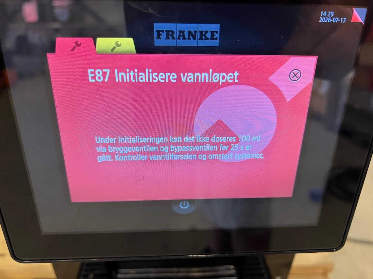 2023 Franke A300 W4 automatisk kaffemaskin med vanndispenser og kombiskap