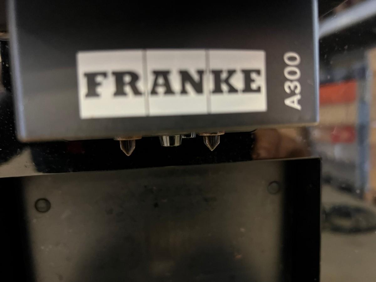 2023 Franke A300 W4 automatisk kaffemaskin med vanndispenser og kombiskap