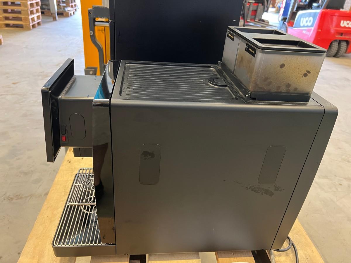 2023 Franke A300 W4 automatisk kaffemaskin med vanndispenser og kombiskap