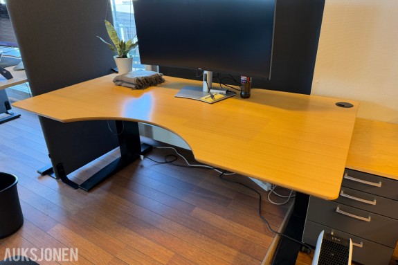 1900 ConSet Skrivebord Hev/Senk Skrivebord