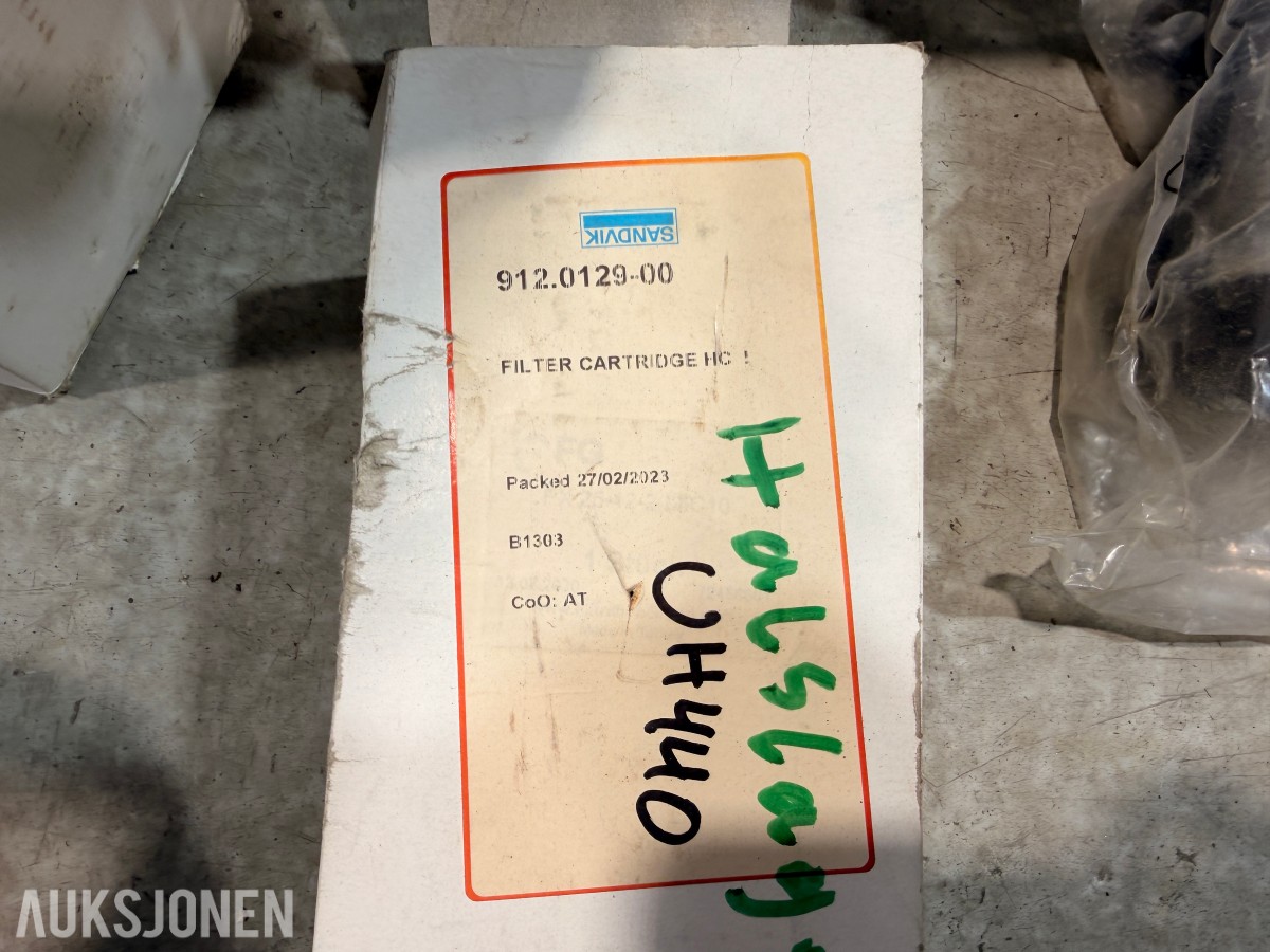Parti med Filtre og Reservedeler til Anleggsmaskiner