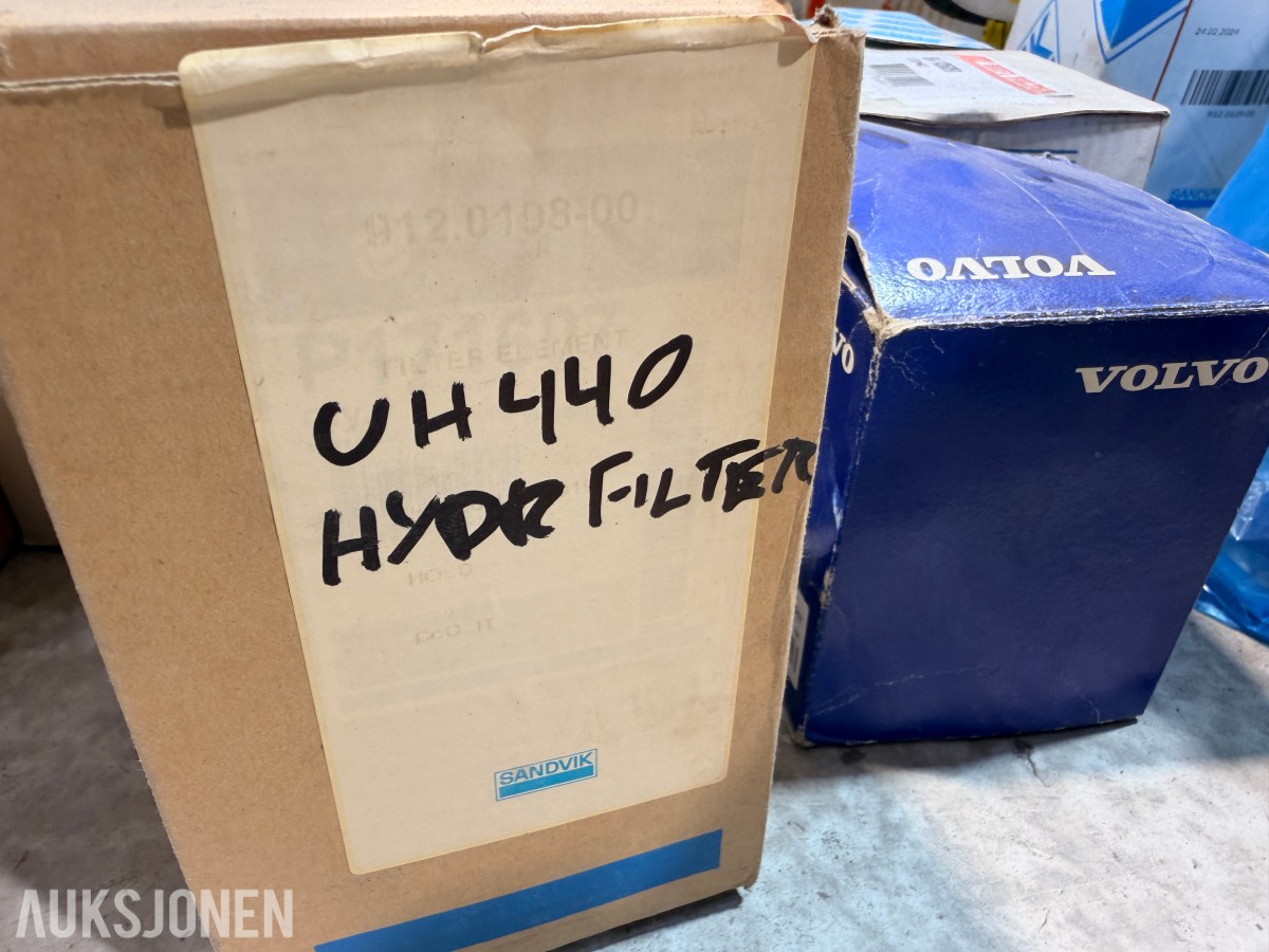 Parti med Filtre og Reservedeler til Anleggsmaskiner