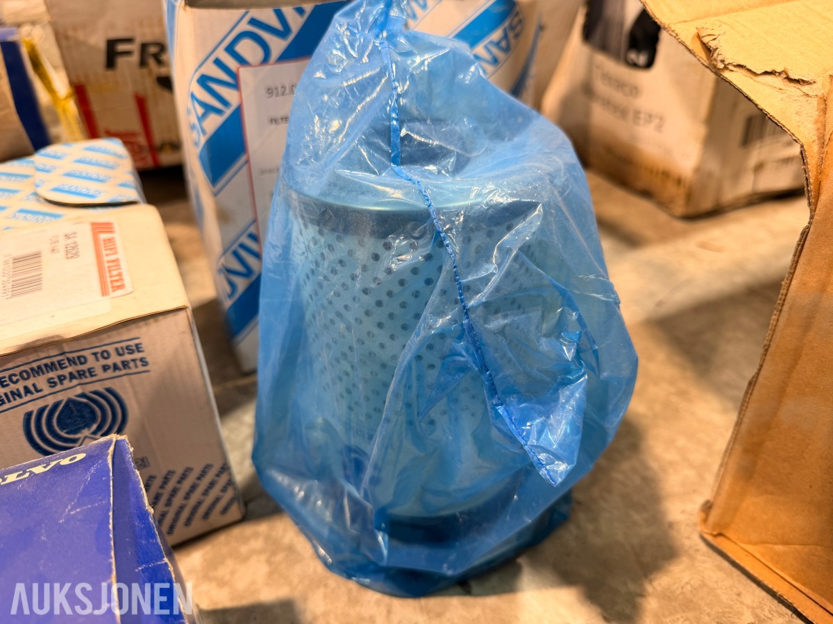 Parti med Filtre og Reservedeler til Anleggsmaskiner