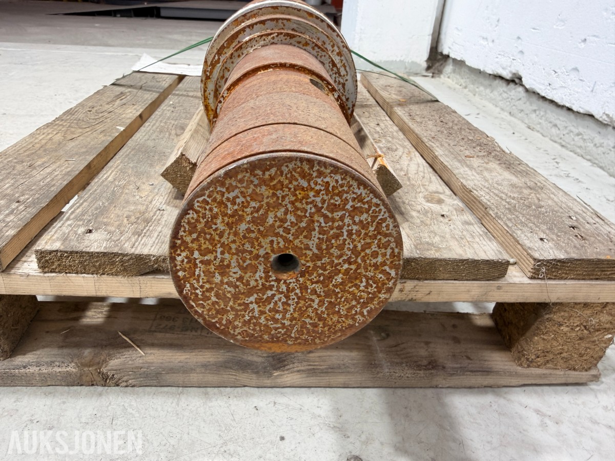 Stor aksel / maskindel - ca 90 kg