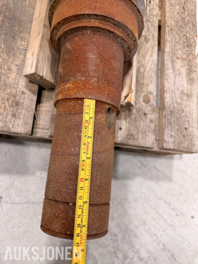 Stor aksel / maskindel - ca 90 kg