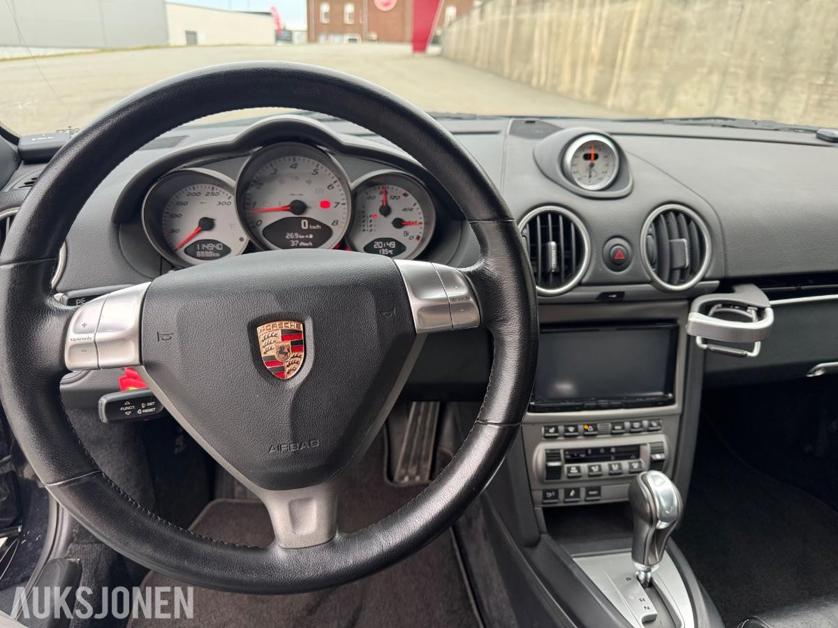 Vehicle image 24