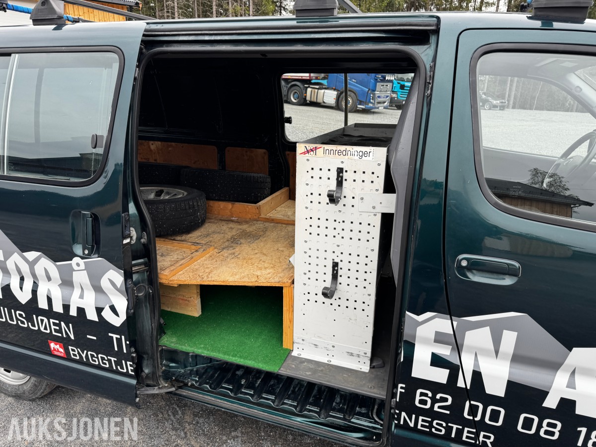 2008 Toyota HIACE 2.5-117 D 4WD