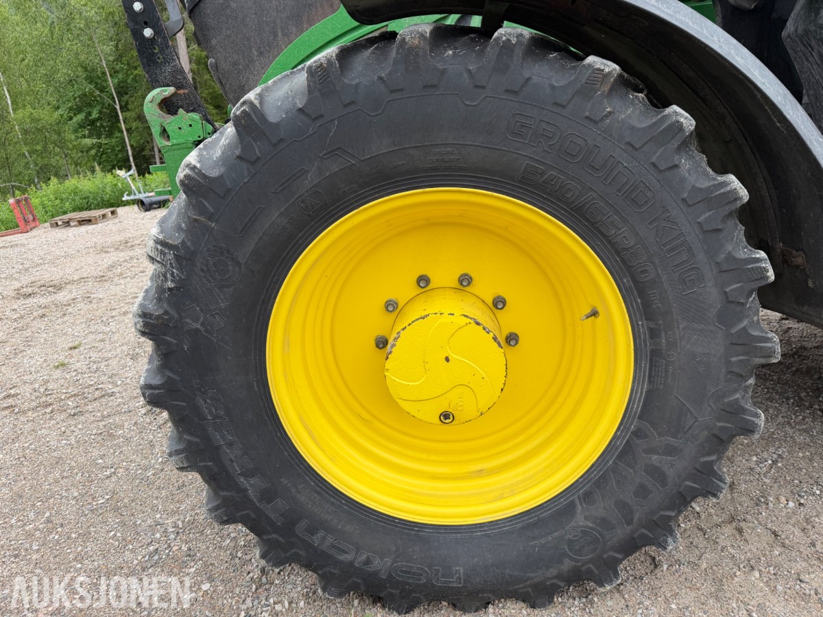 2018 John Deere 6155 R m/frontlaster og fronthydraulikk 50km/t EU-ok