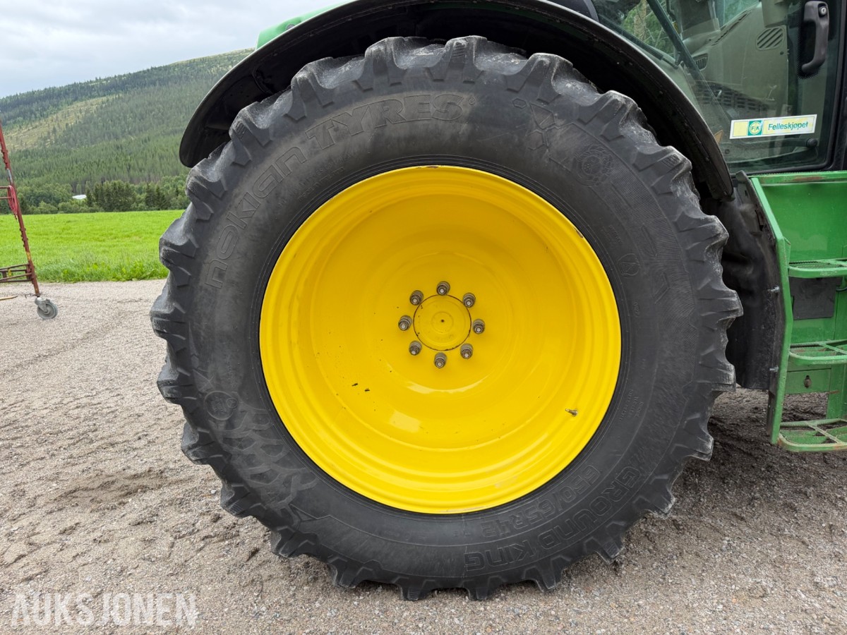 2018 John Deere 6155 R m/frontlaster og fronthydraulikk 50km/t EU-ok