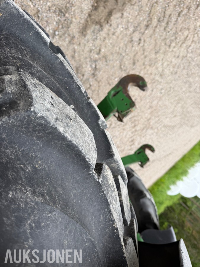 2018 John Deere 6155 R m/frontlaster og fronthydraulikk 50km/t EU-ok