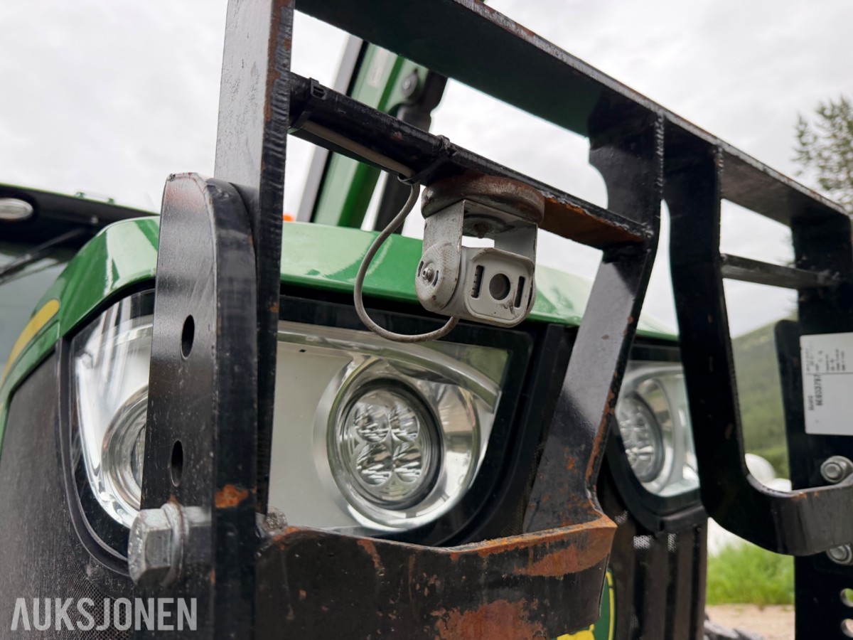 2018 John Deere 6155 R m/frontlaster og fronthydraulikk 50km/t EU-ok