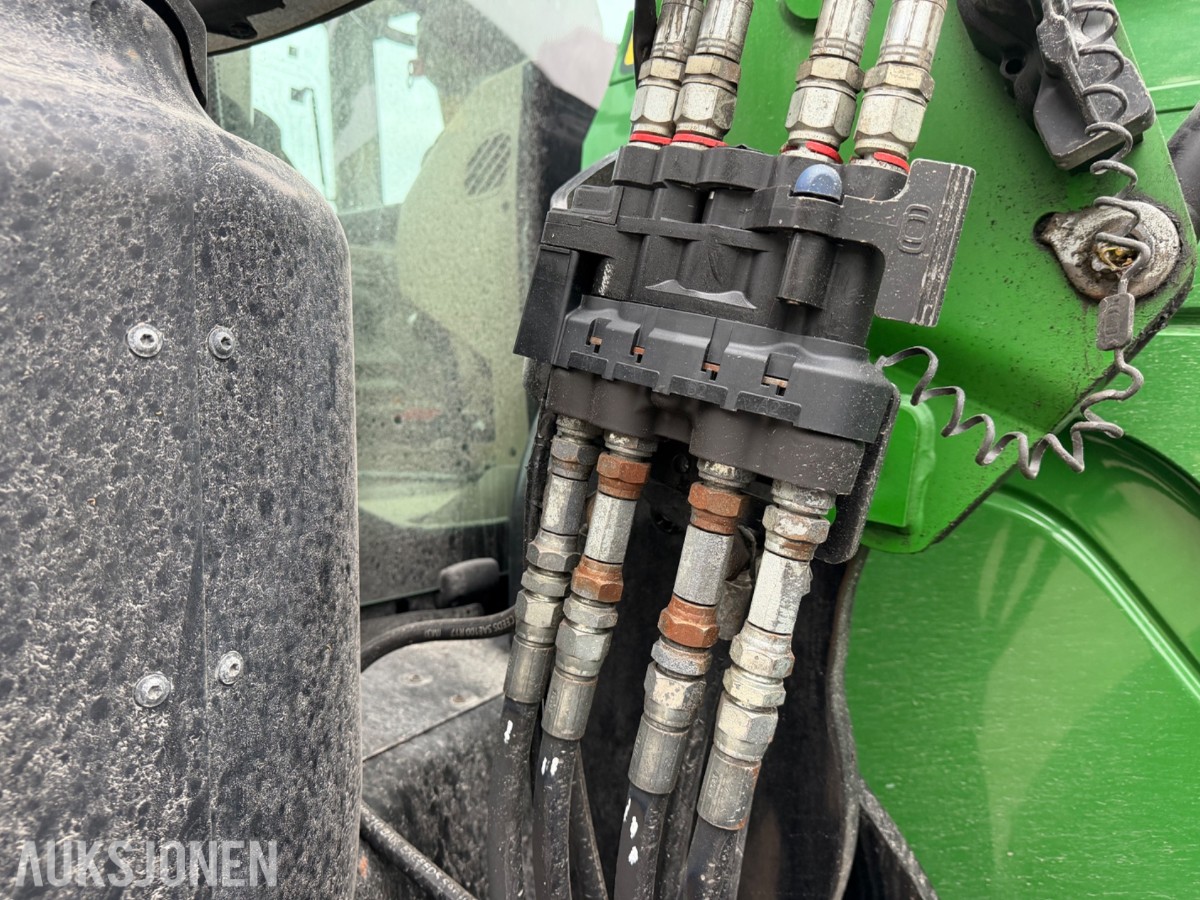 2018 John Deere 6155 R m/frontlaster og fronthydraulikk 50km/t EU-ok