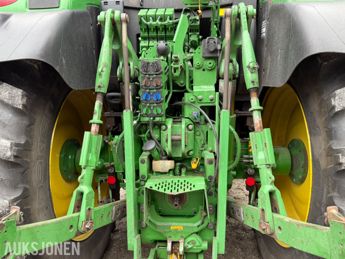 2018 John Deere 6155 R m/frontlaster og fronthydraulikk 50km/t EU-ok