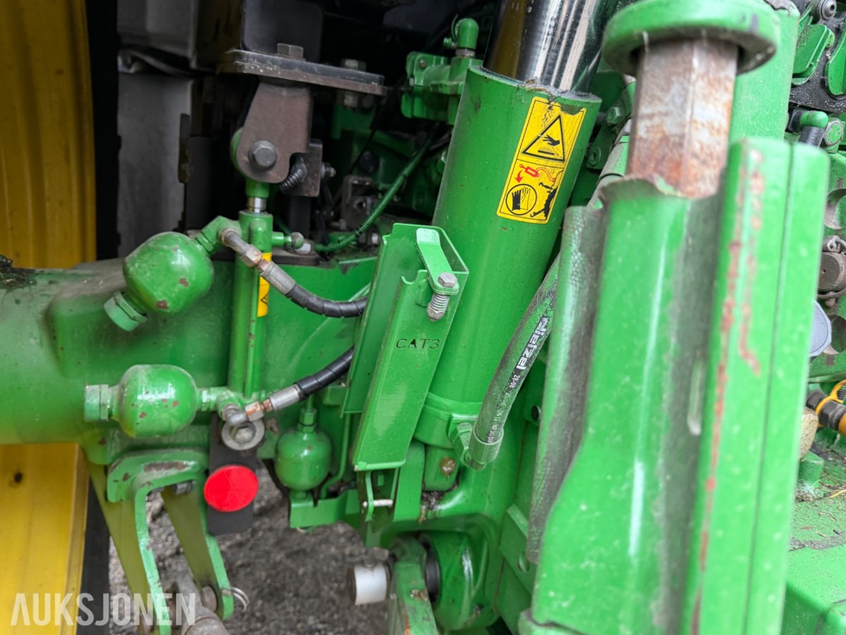 2018 John Deere 6155 R m/frontlaster og fronthydraulikk 50km/t EU-ok
