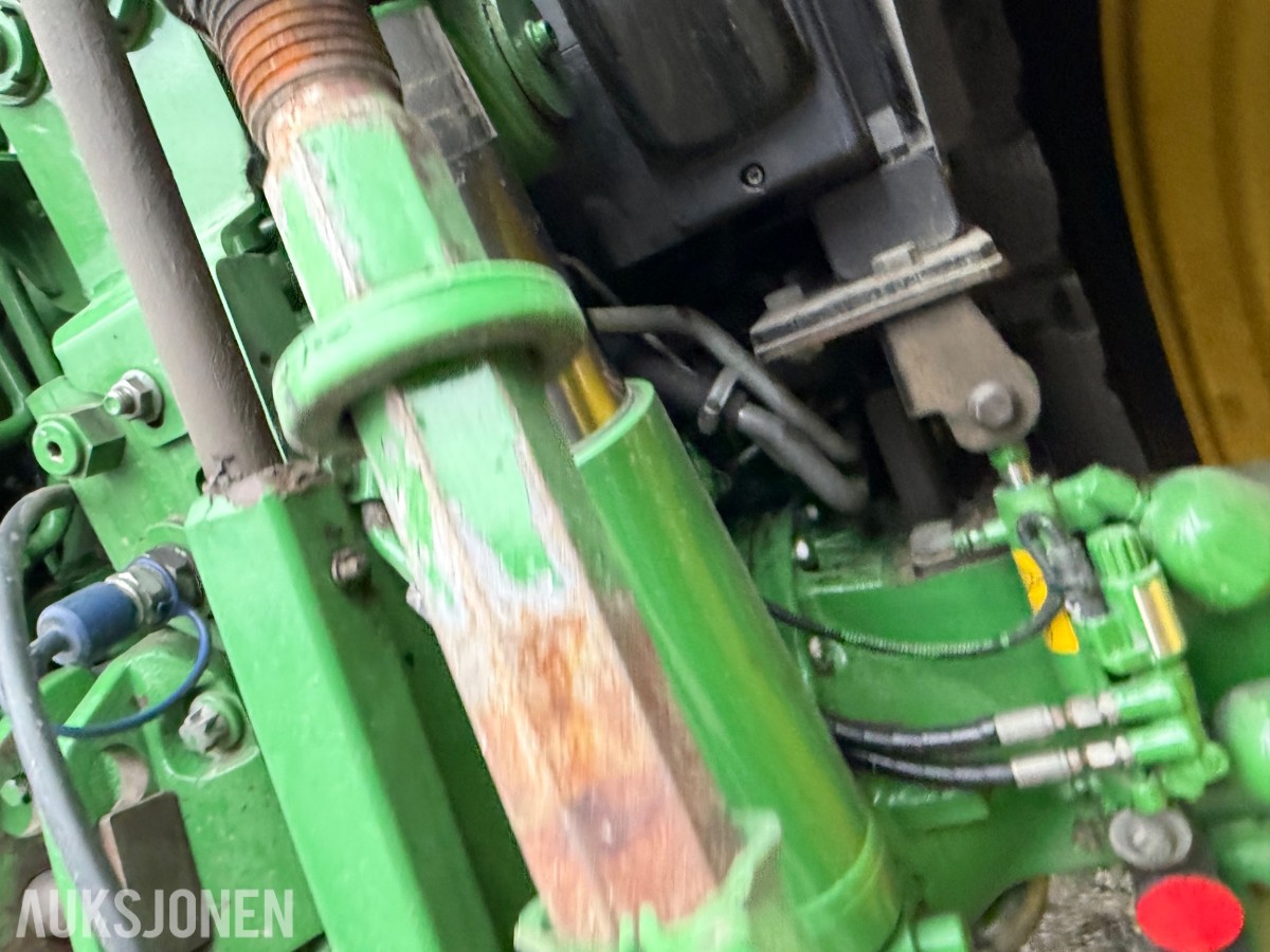 2018 John Deere 6155 R m/frontlaster og fronthydraulikk 50km/t EU-ok