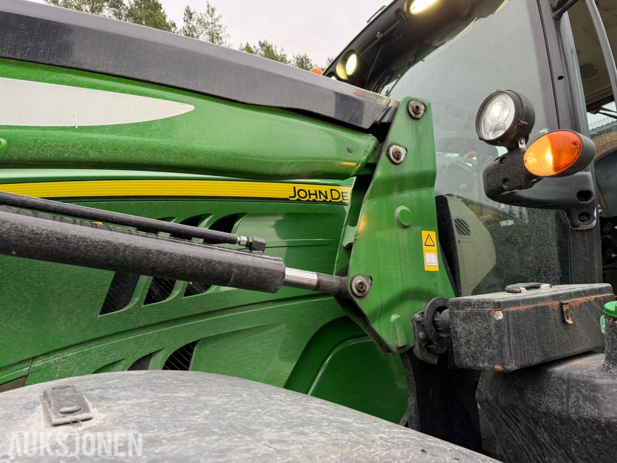 2018 John Deere 6155 R m/frontlaster og fronthydraulikk 50km/t EU-ok