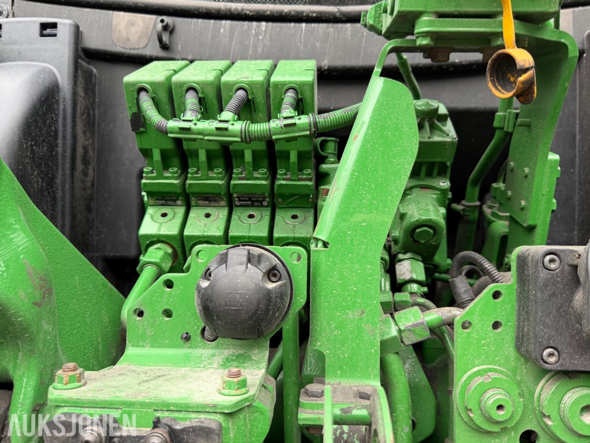 2018 John Deere 6155 R m/frontlaster og fronthydraulikk 50km/t EU-ok