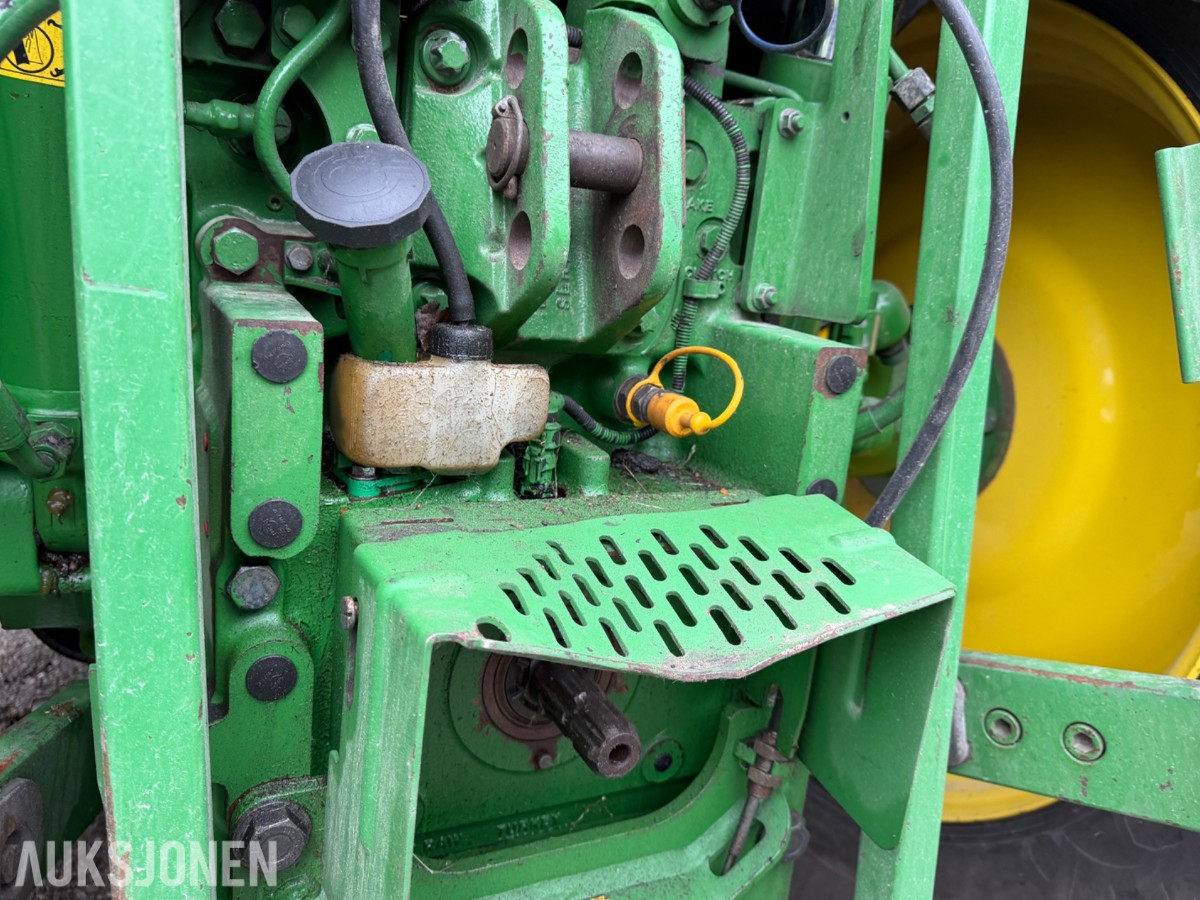 2018 John Deere 6155 R m/frontlaster og fronthydraulikk 50km/t EU-ok