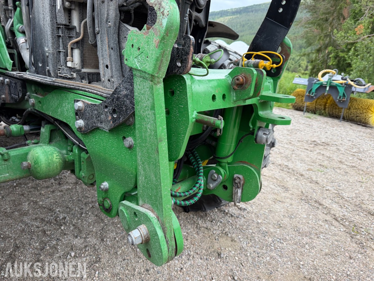 2018 John Deere 6155 R m/frontlaster og fronthydraulikk 50km/t EU-ok