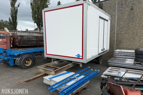 Henger med Skappåbygg / Kassepåbygg med sideåpning