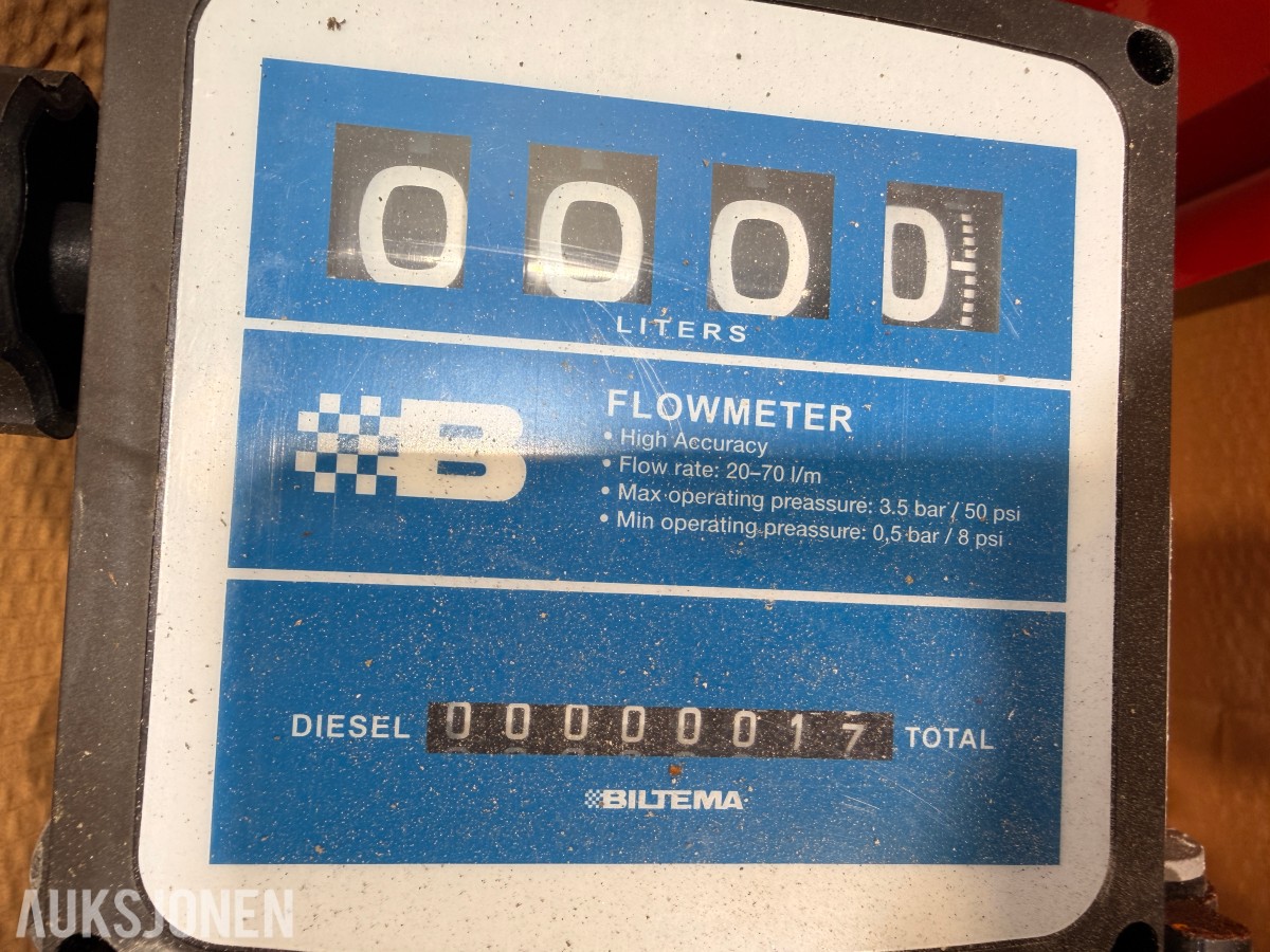Parti med verkstedutstyr, verktøy og gass – Milwaukee, Nilfisk, Biltema m.m.