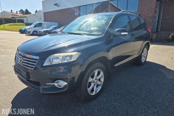 Toyota RAV4 2.2 D-4D 150 hk 4WD Executive – Velutstyrt SUV med firehjulstrekk