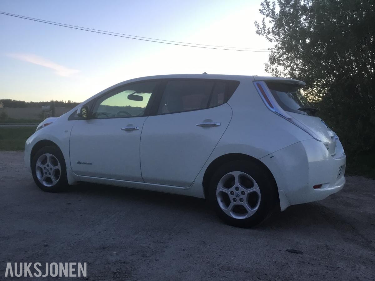 2012 Nissan Leaf S+V dekk, EU ok til 06.2028
