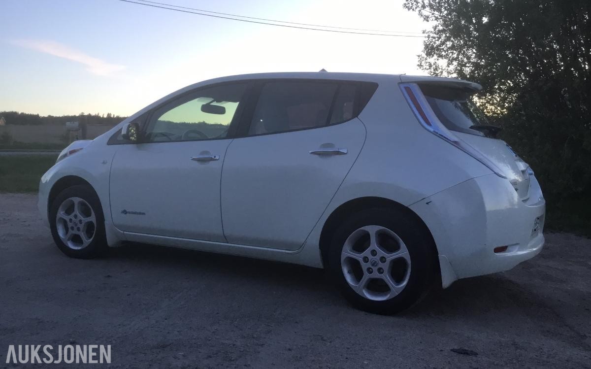2012 Nissan Leaf S+V dekk, EU ok til 06.2028