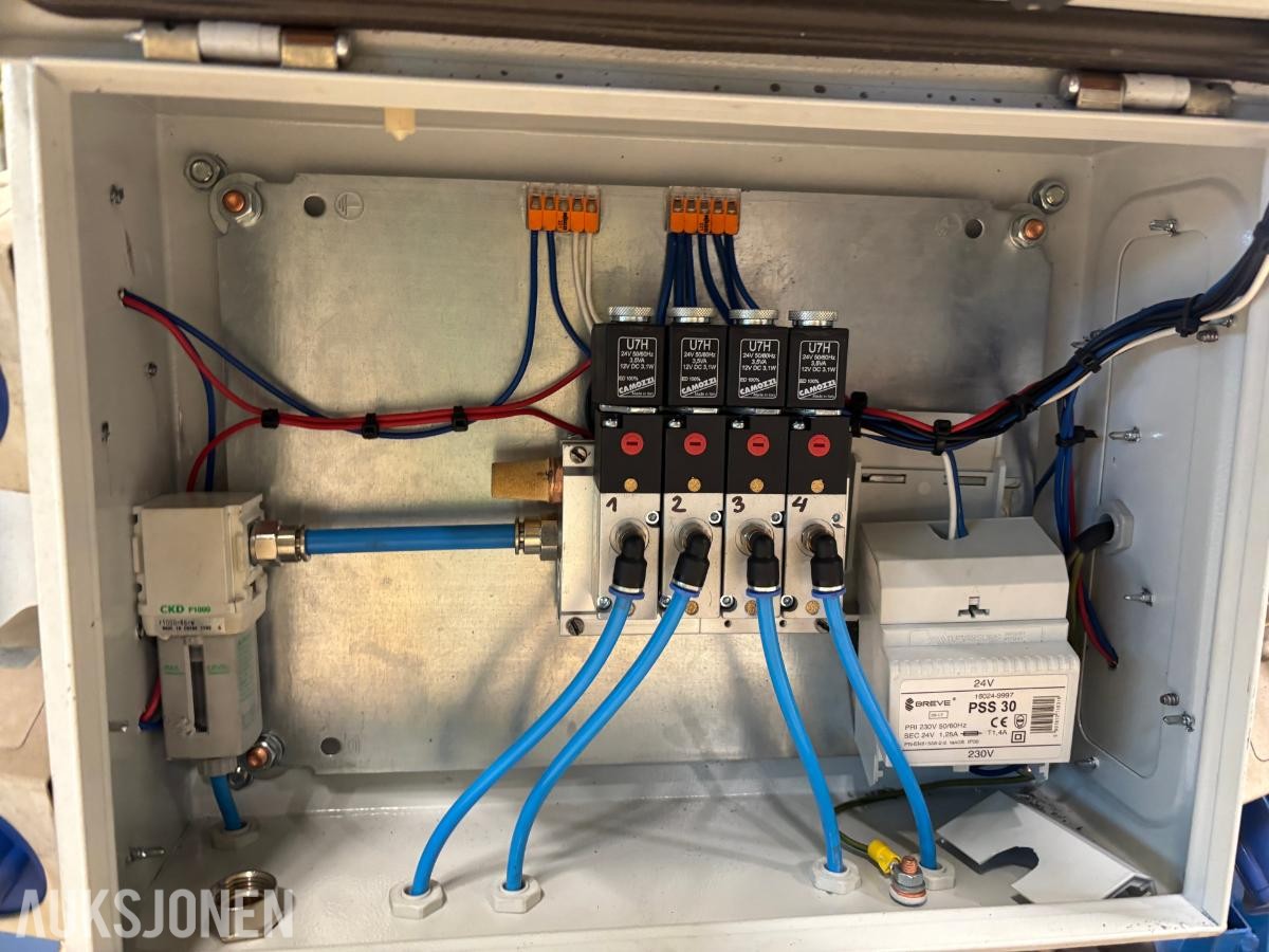 Pneumatisk 4-veis trykkluftfordeler / fordelingsstasjon med styreskap  – 230V