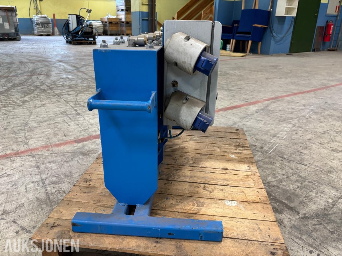 Pneumatisk 4-veis trykkluftfordeler / fordelingsstasjon med styreskap  – 230V