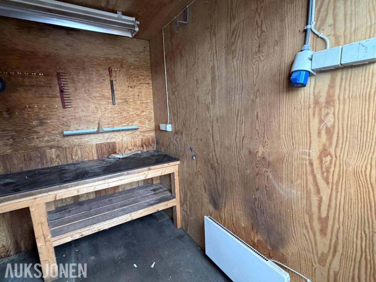 Innredet verkstedcontainer/arbeidsbod