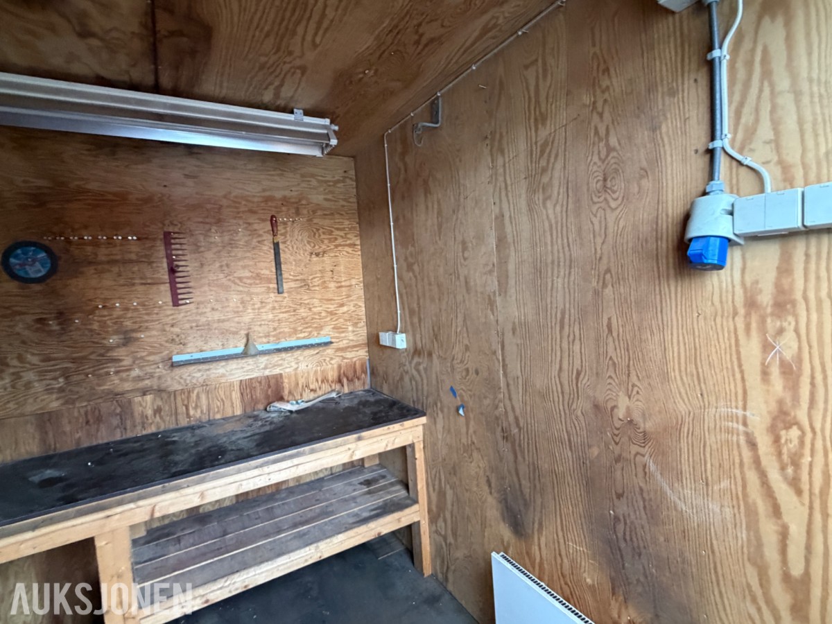 Innredet verkstedcontainer/arbeidsbod