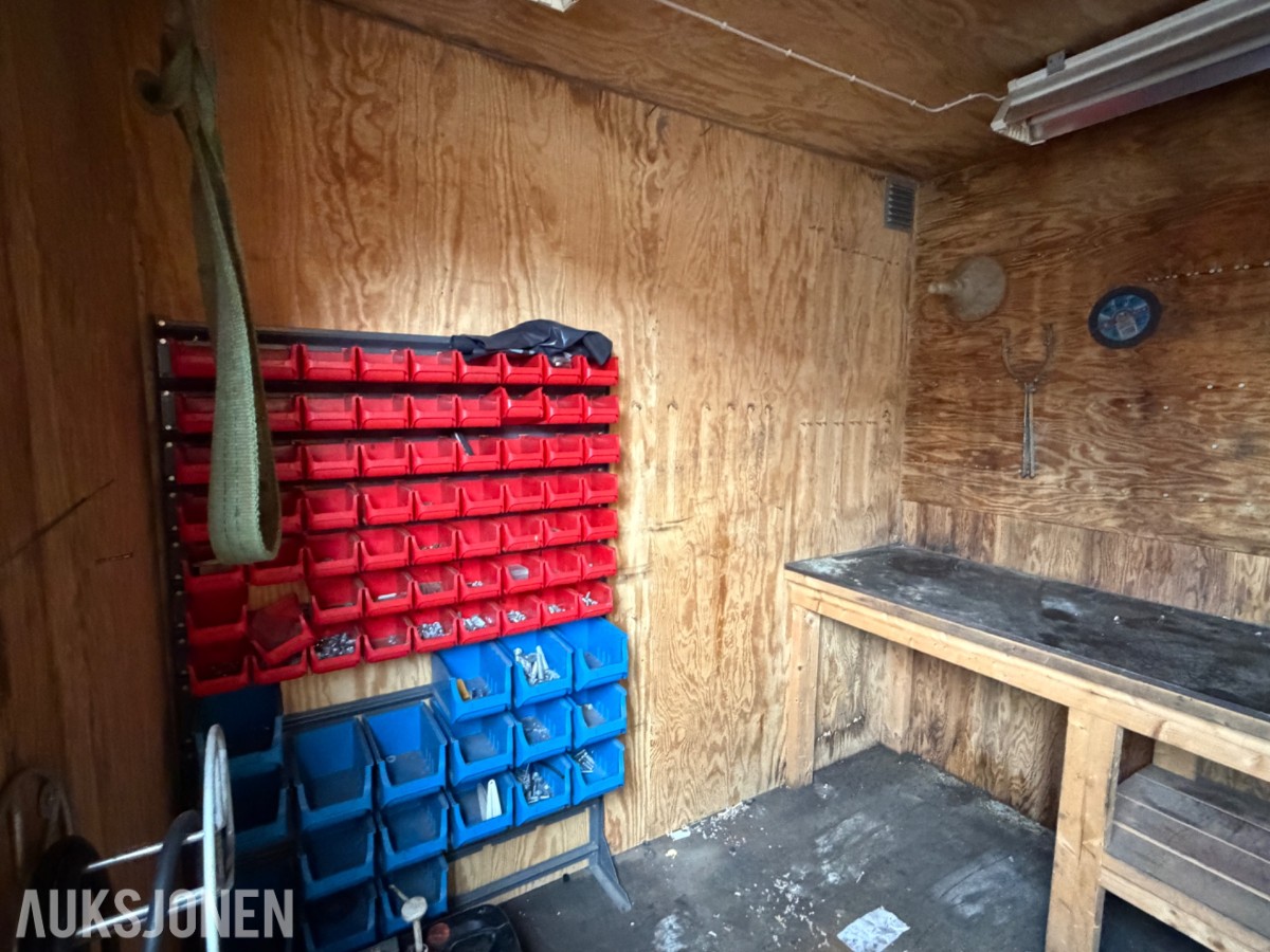 Innredet verkstedcontainer/arbeidsbod