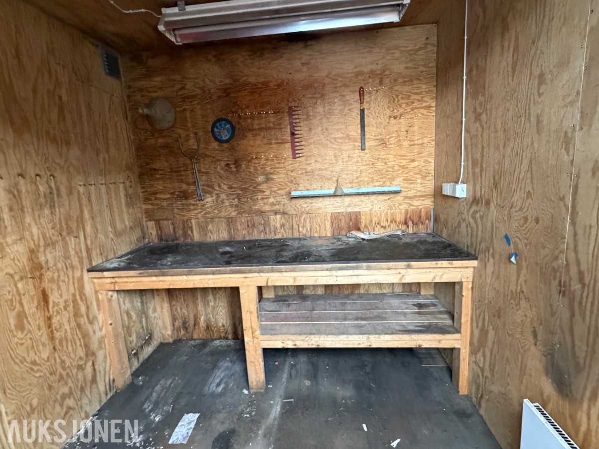 Innredet verkstedcontainer/arbeidsbod