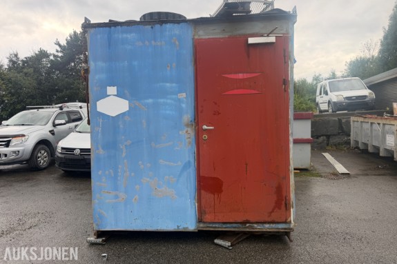 Innredet verkstedcontainer/arbeidsbod