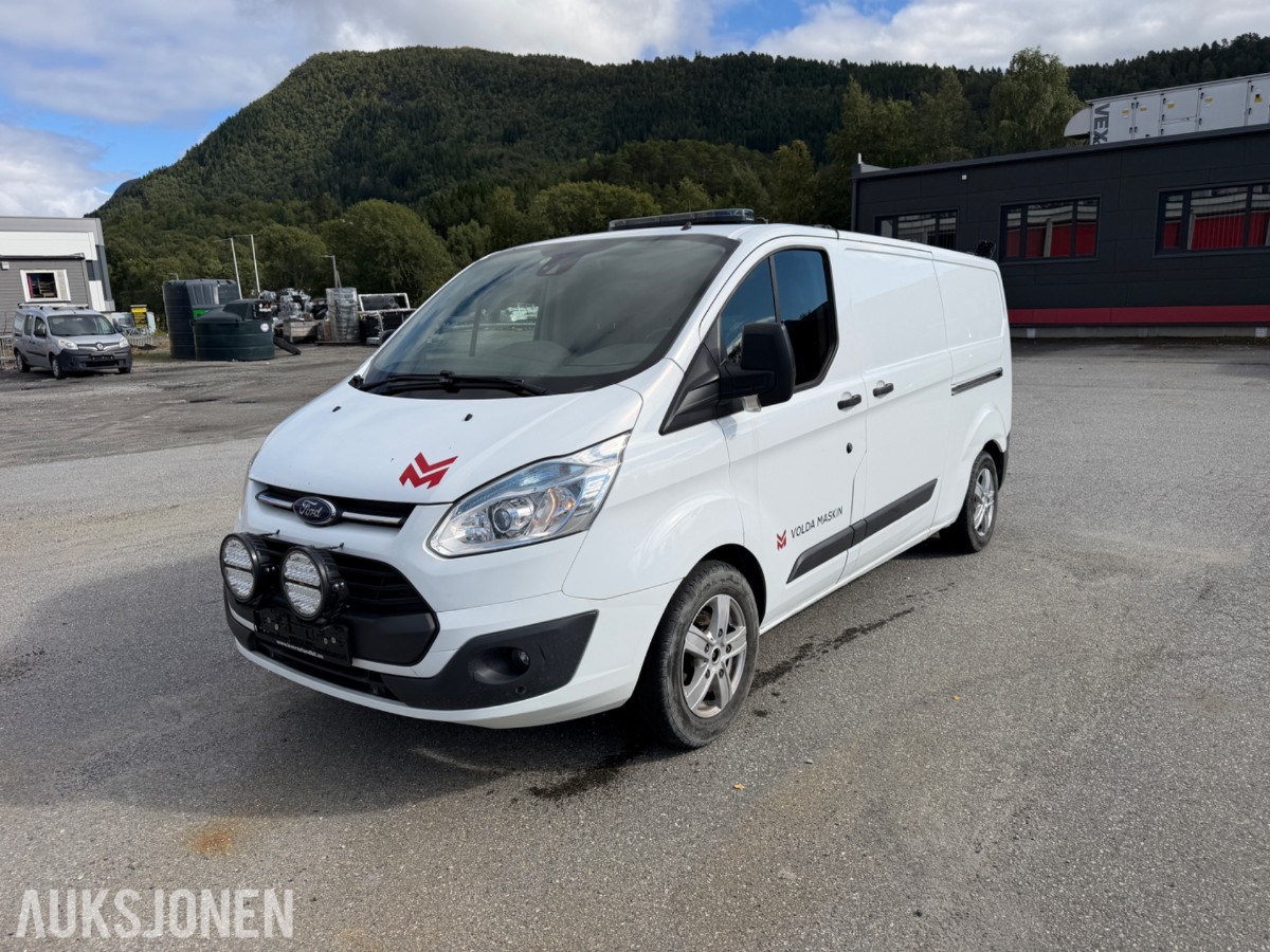 Ford Transit Custom varebil - Arbeids-/varsellys på tak -