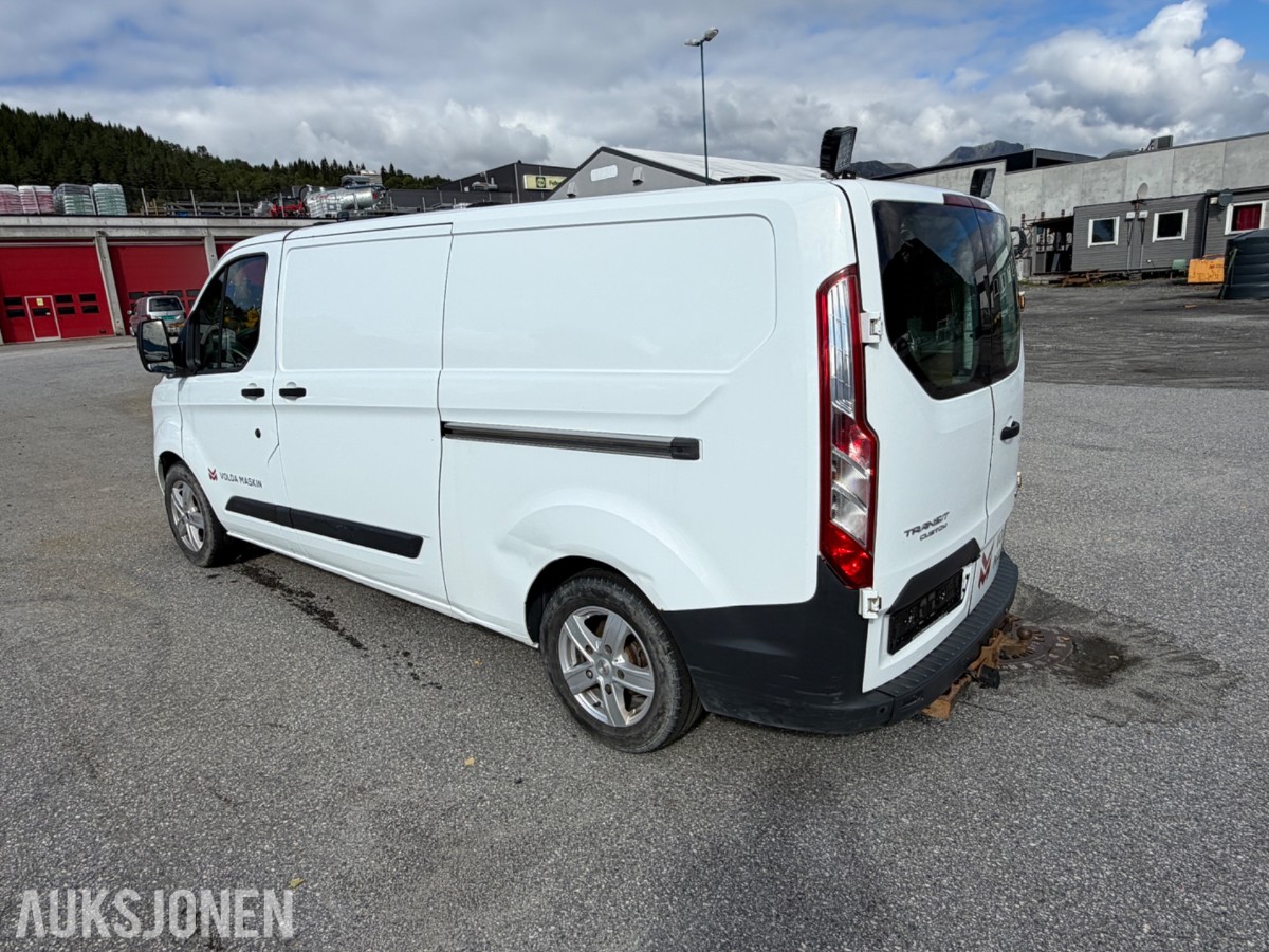 Ford Transit Custom varebil - Arbeids-/varsellys på tak -