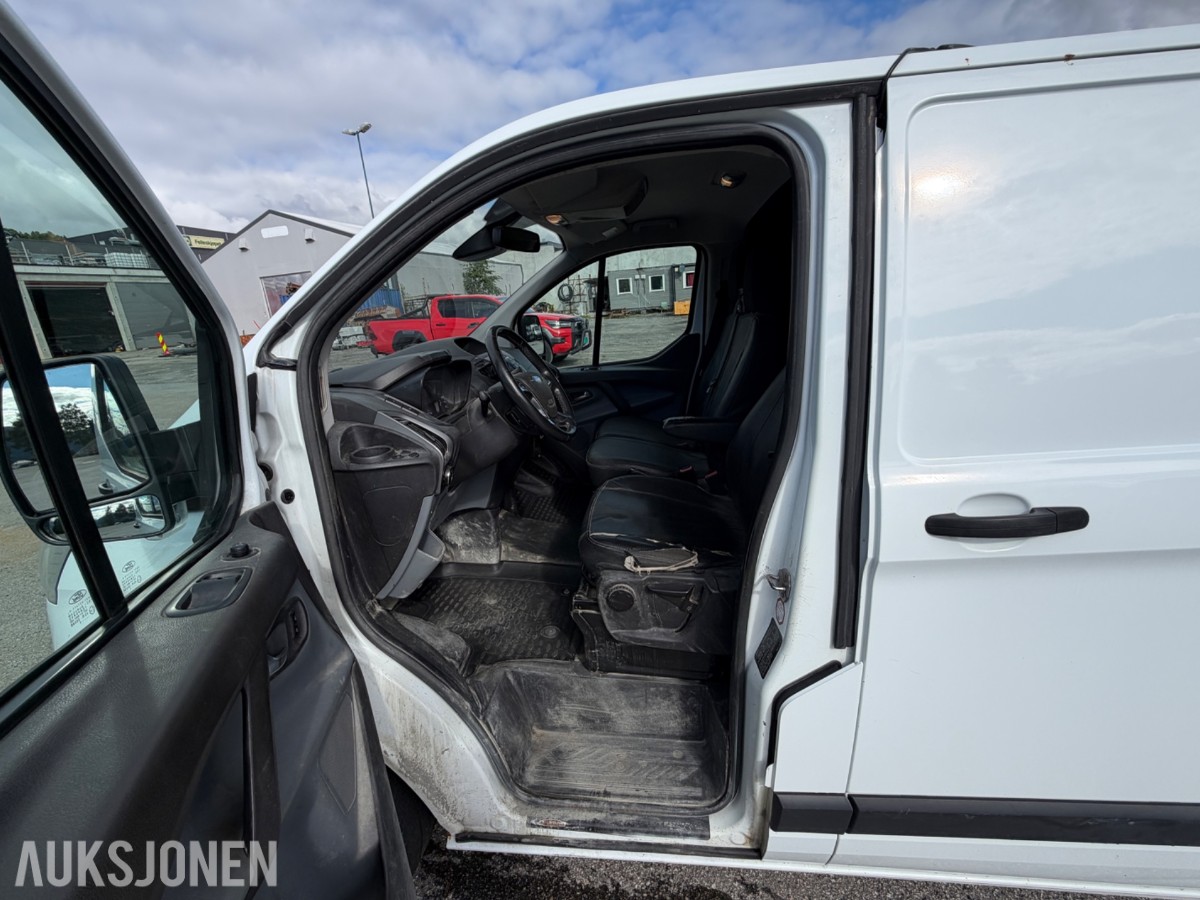 Ford Transit Custom varebil - Arbeids-/varsellys på tak -