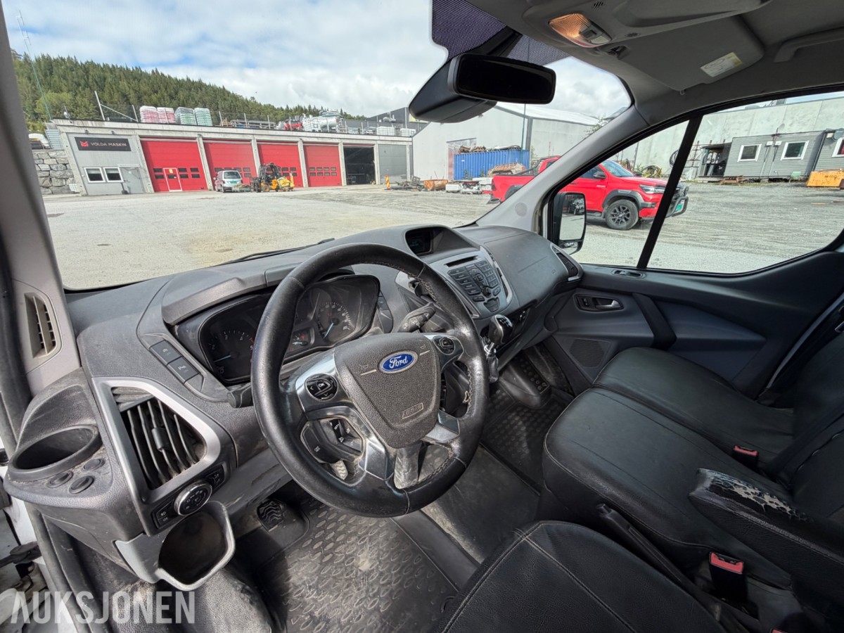 Ford Transit Custom varebil - Arbeids-/varsellys på tak -