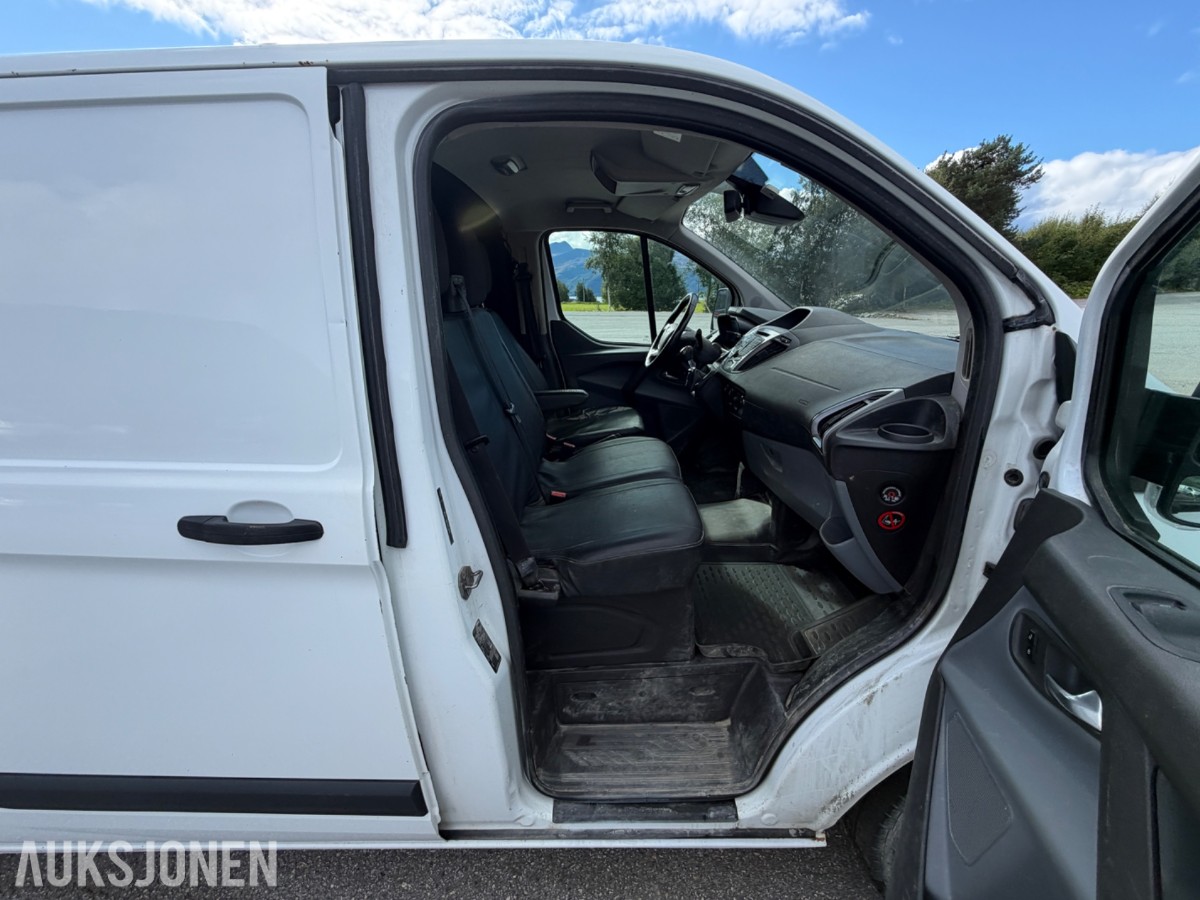 Ford Transit Custom varebil - Arbeids-/varsellys på tak -