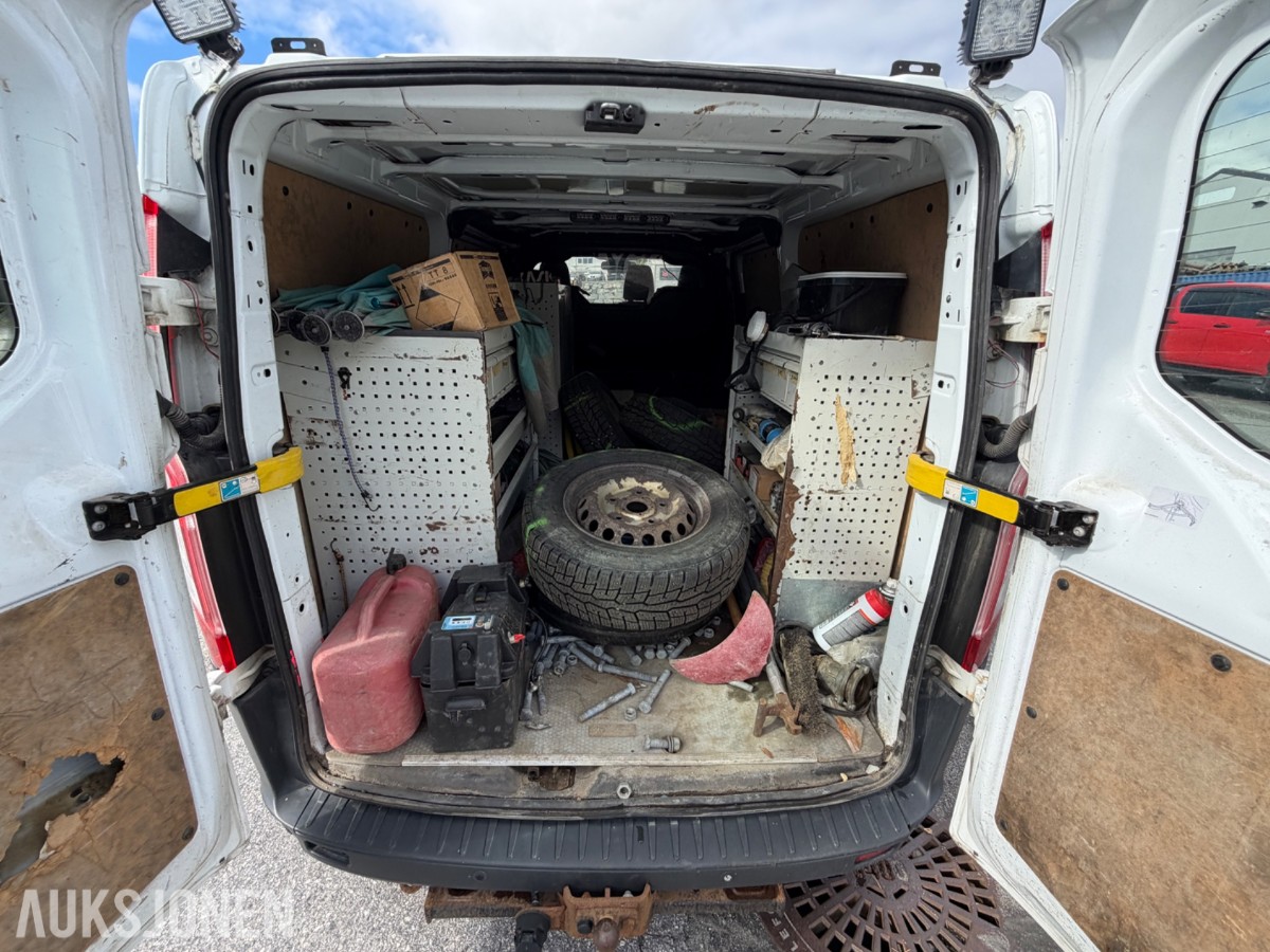 Ford Transit Custom varebil - Arbeids-/varsellys på tak -