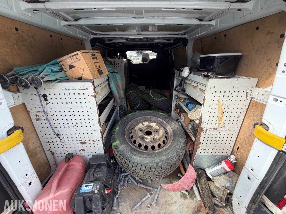 Ford Transit Custom varebil - Arbeids-/varsellys på tak -