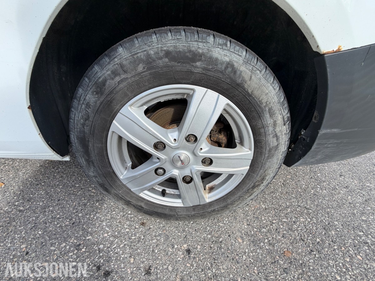 Ford Transit Custom varebil - Arbeids-/varsellys på tak -