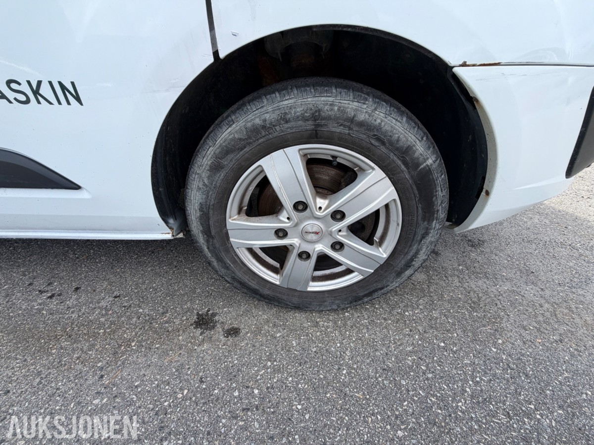 Ford Transit Custom varebil - Arbeids-/varsellys på tak -
