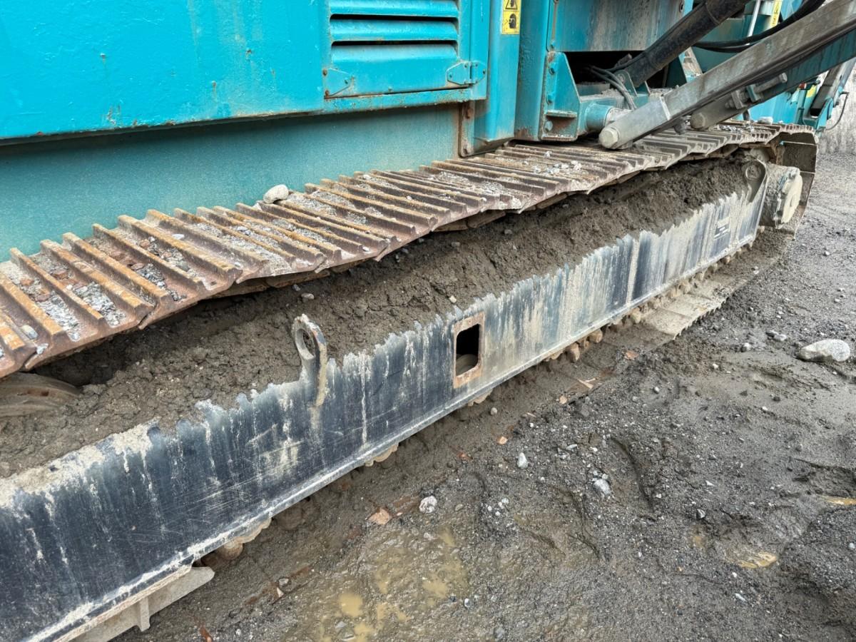 2008 Powerscreen Chieftain 2100X mobilt sikteverk m/reservedelscontainer