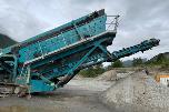 2008 Powerscreen Chieftain 2100X mobilt sikteverk m/reservedelscontainer 
