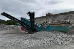 2008 Powerscreen Chieftain 2100X mobilt sikteverk m/reservedelscontainer 