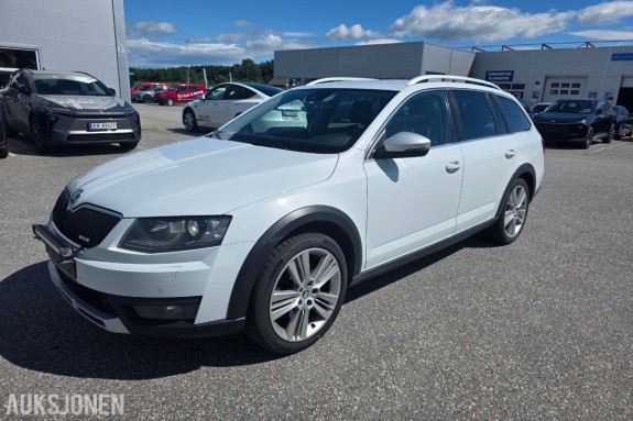2016 SKODA OCTAVIA SCOUT DSG 4X4 | 184 HK | ACC | RYGGEKAMERA | EL.SETE M/MEMORY | HENGERFESTE